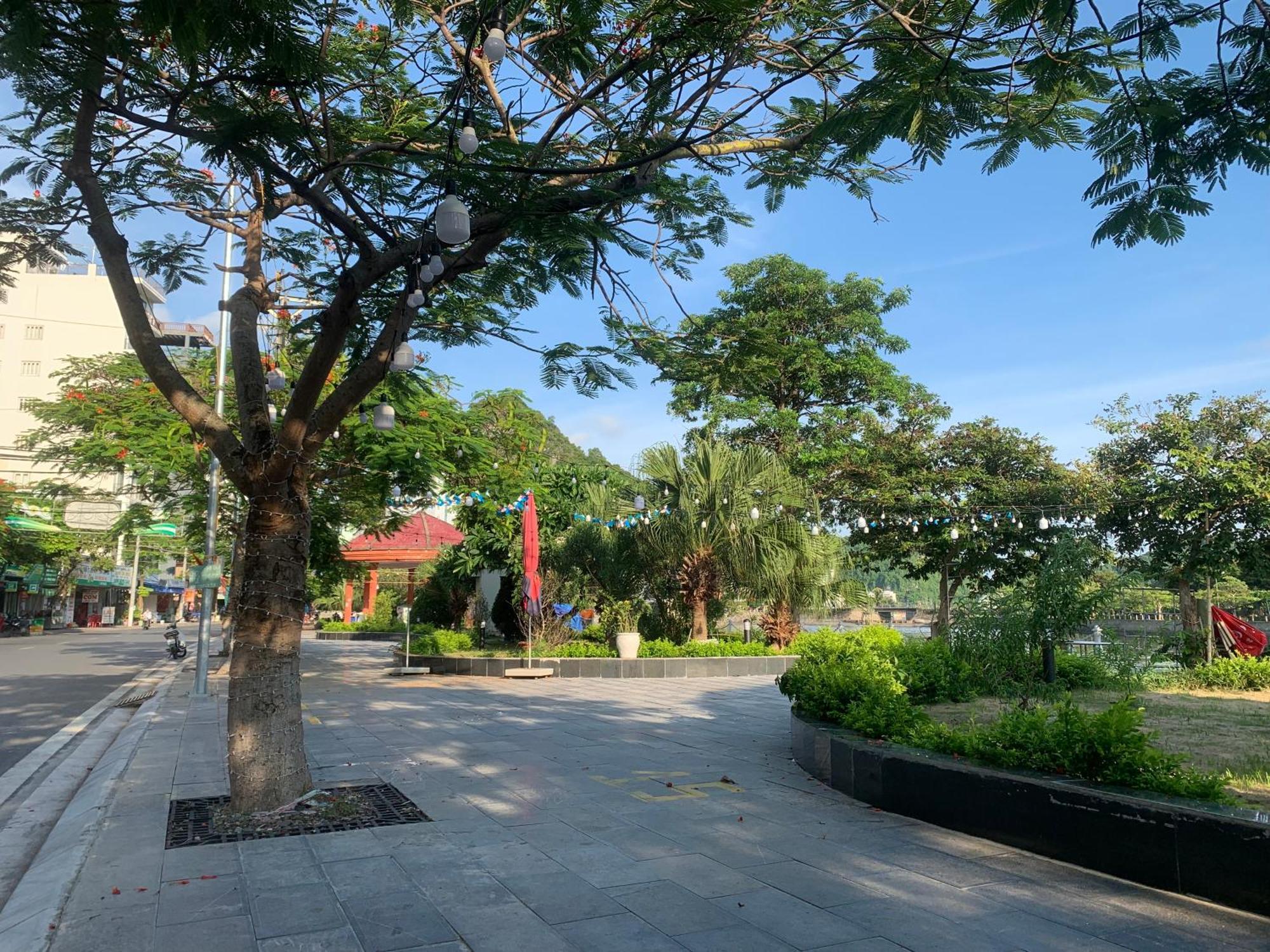 Tung Quang Hotel Dong Khe Sau Exterior foto