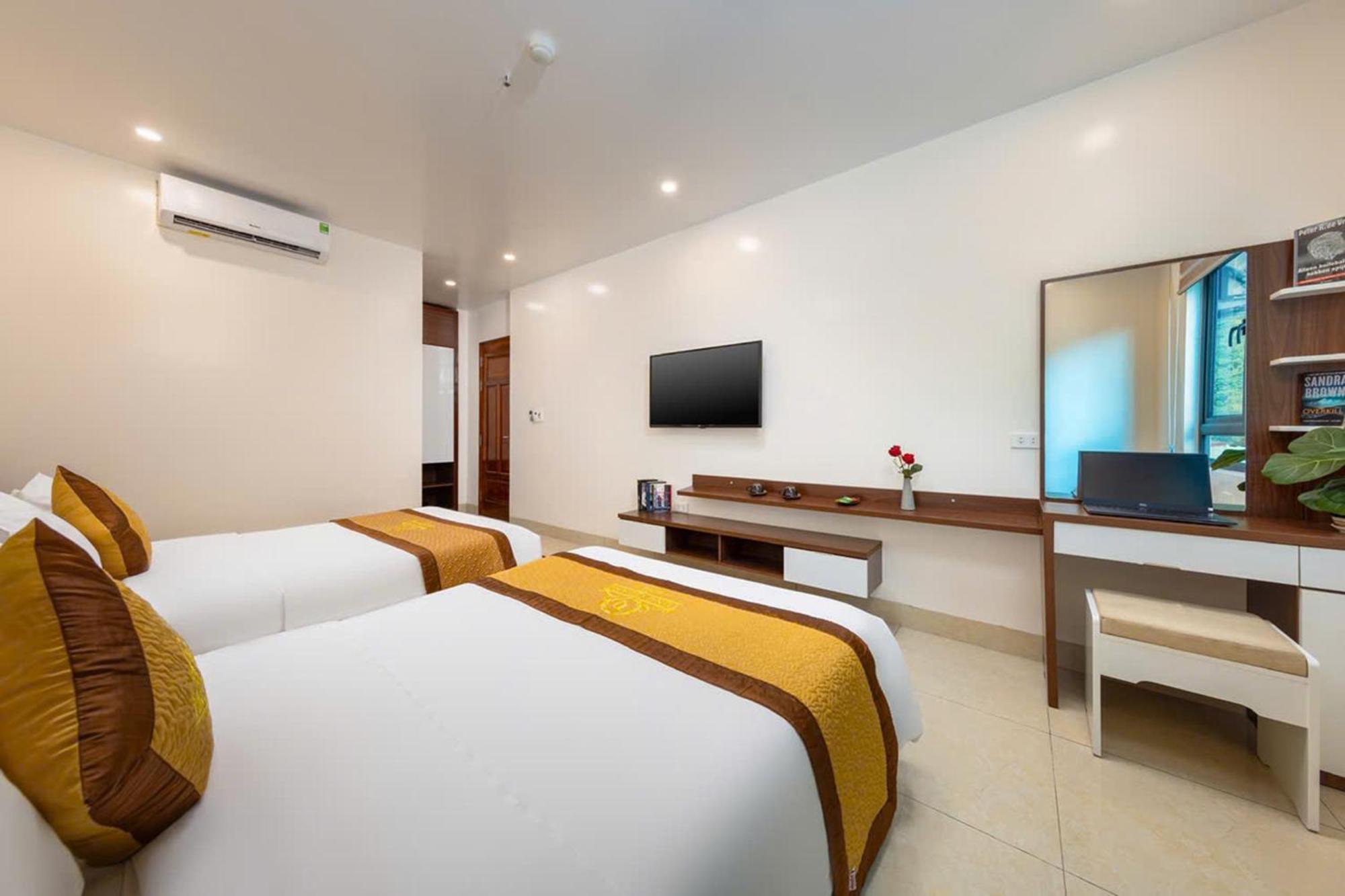 Tung Quang Hotel Dong Khe Sau Exterior foto